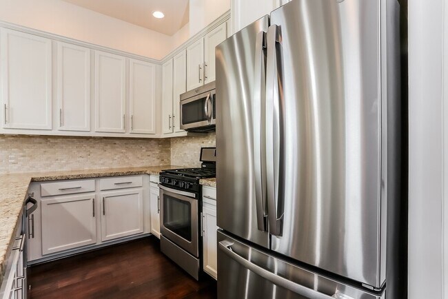 Foto del edificio - 1213 Cedarpost Tree Springs Pl