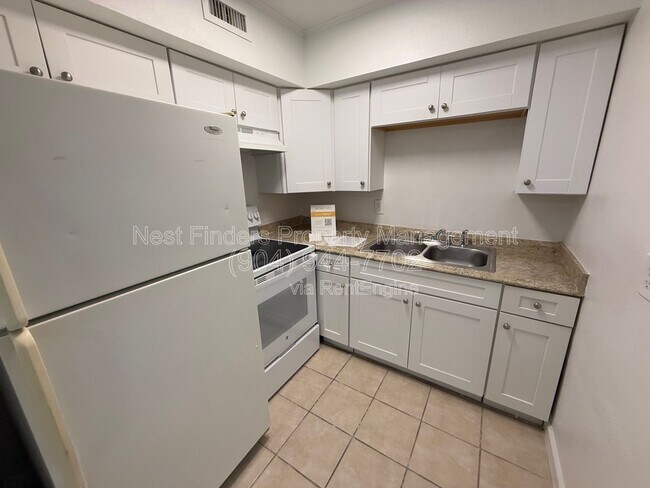 Foto del edificio - 1318 Sydney Pl