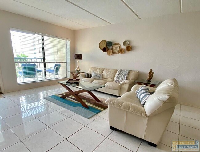 Foto del edificio - 404 Padre Blvd