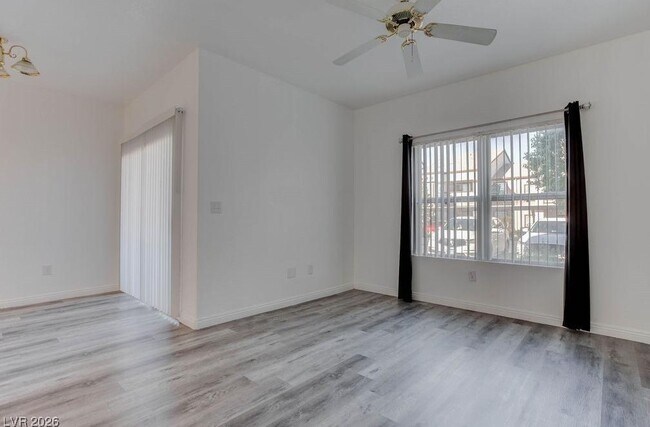 Foto del edificio - 7255 W Sunset Rd