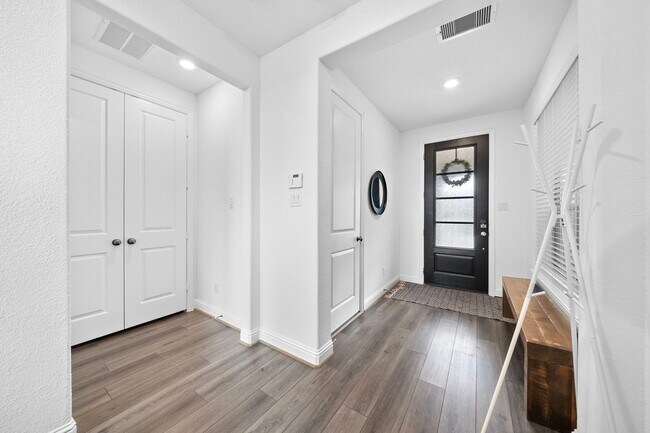 Foto del edificio - 11008 Mikula Dr