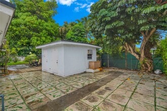 Building Photo - 9441 SW 27th Dr