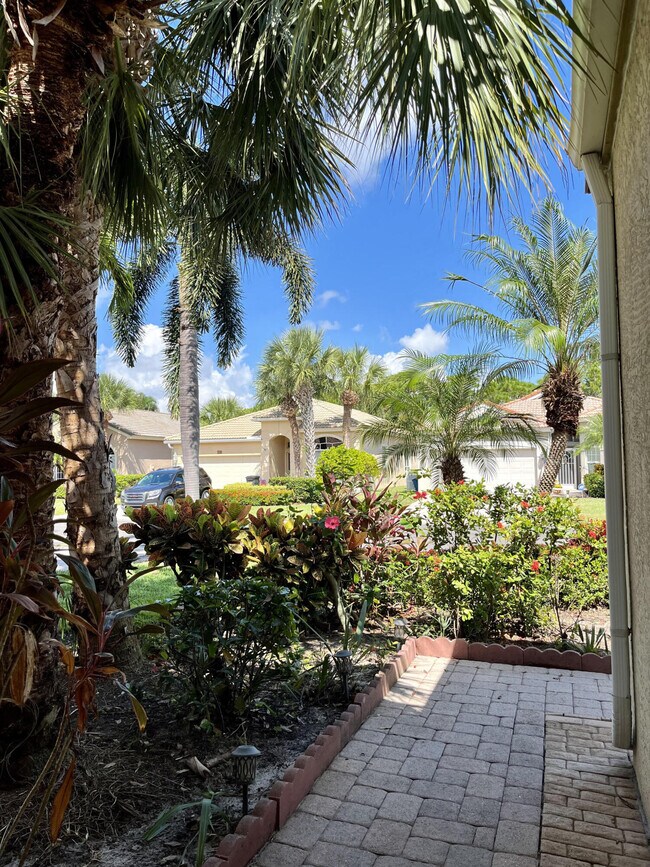 Foto del edificio - 3765 NW Deer Oak Dr