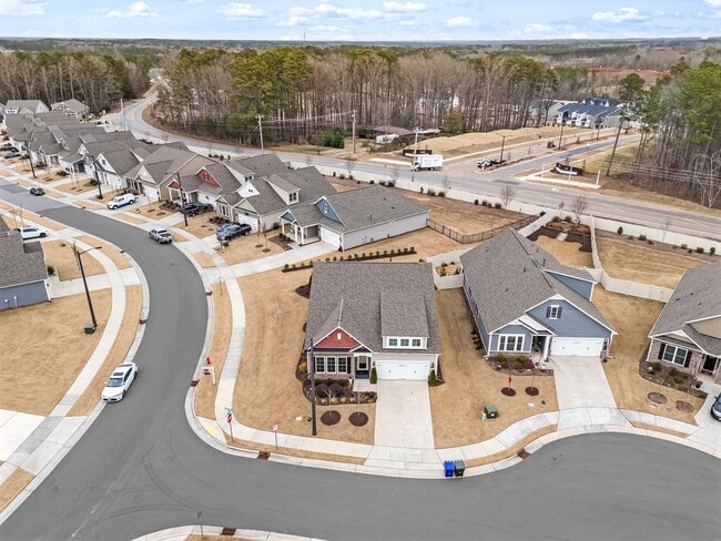 Building Photo - Amazing Durham Location - Easy commute to RTP, Brier Creek