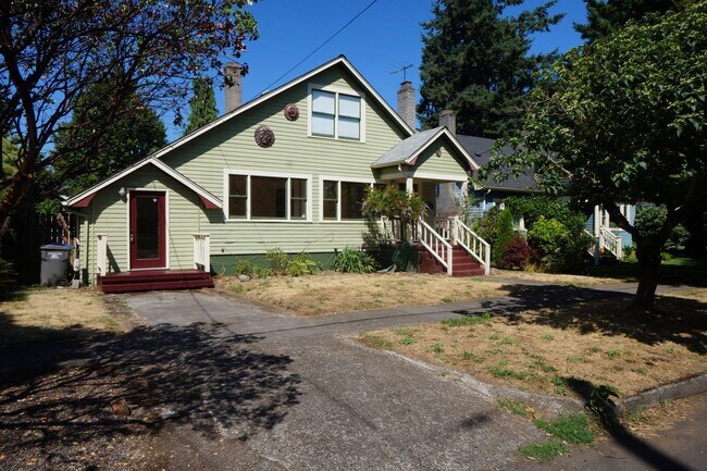 Foto del edificio - NE Portland 3 bedroom Rose City Park