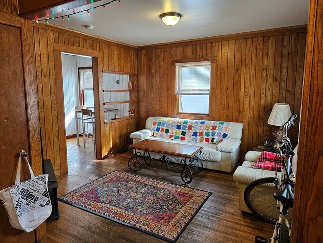 Building Photo - 4 bedroom House Close to U of M! Leasing for Fall 2026!