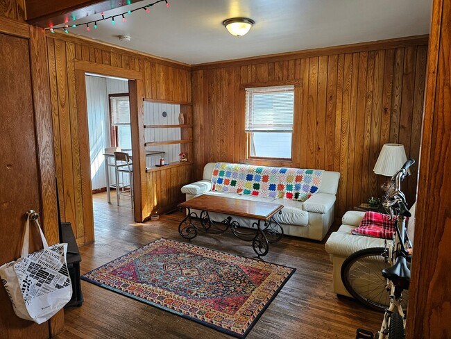 Foto del edificio - 612 11th Ave SE
