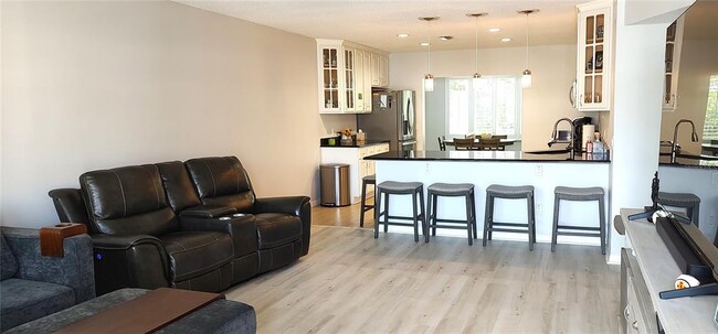 Building Photo - 2431 Franciscan Dr