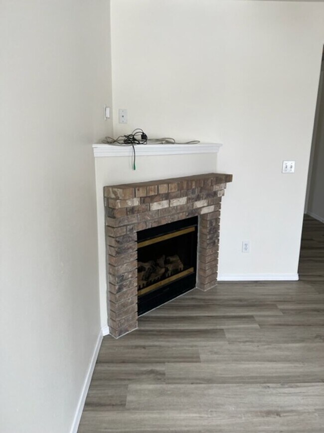 Building Photo - 2123