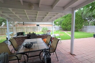 Building Photo - 12110 Laurel Ct