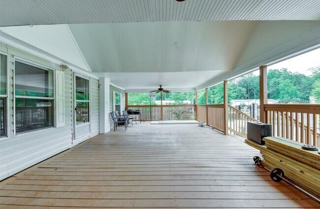Foto del edificio - 16381 Hunters Green Dr