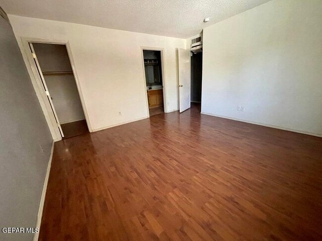 Building Photo - 3033 Tierra Humeda Dr