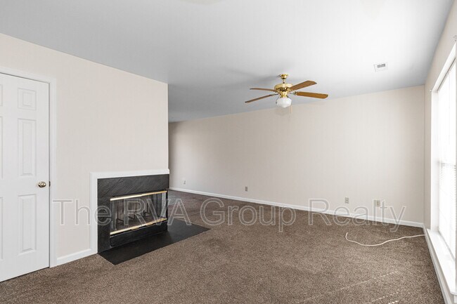 Foto del edificio - 299 Cedar Fork Rd