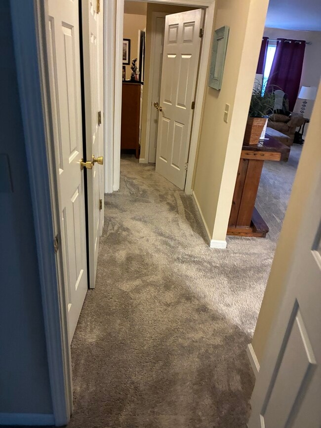 Building Photo - 112 Willow St