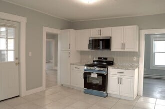 Building Photo - 105 Clarendon St