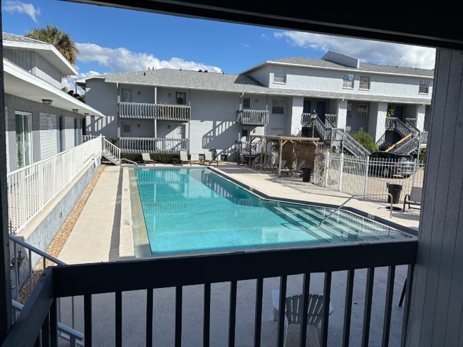 Foto del edificio - 4932 W Gandy Blvd