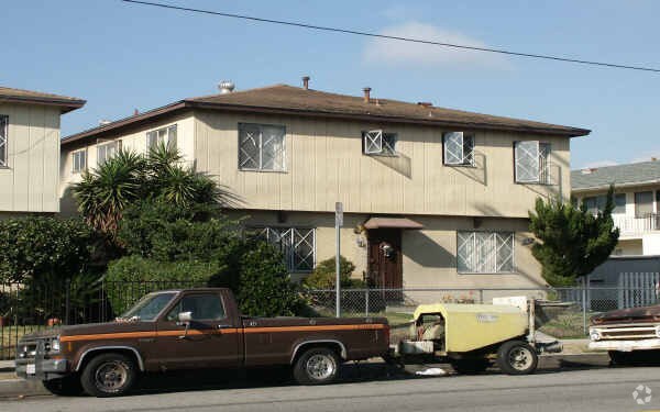 Foto del edificio - 7021 Fulton Ave