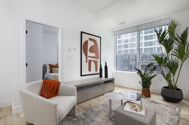 Building Photo - Le Livmore