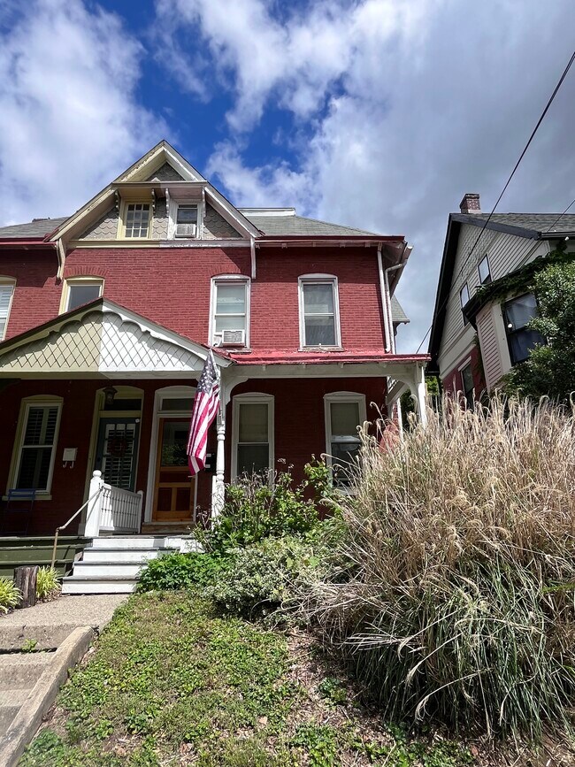 Front - 305 W Biddle St