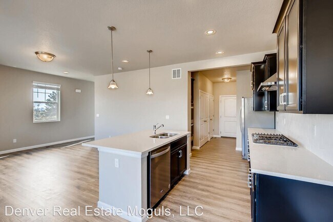 Building Photo - 3 br, 2.5 bath House - 5335 Canyon View Drive