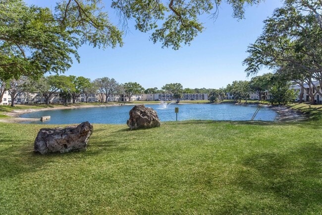 Foto del edificio - Armature Lake- 1/1-CRH
