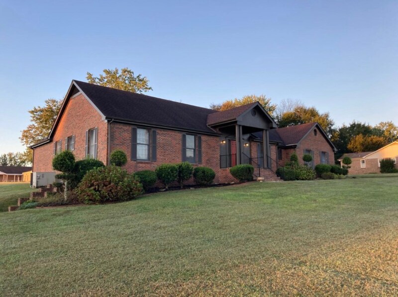 Primary Photo - 120 Roy Dr