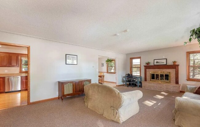 Main Living Room - 1130 Woodland Ave