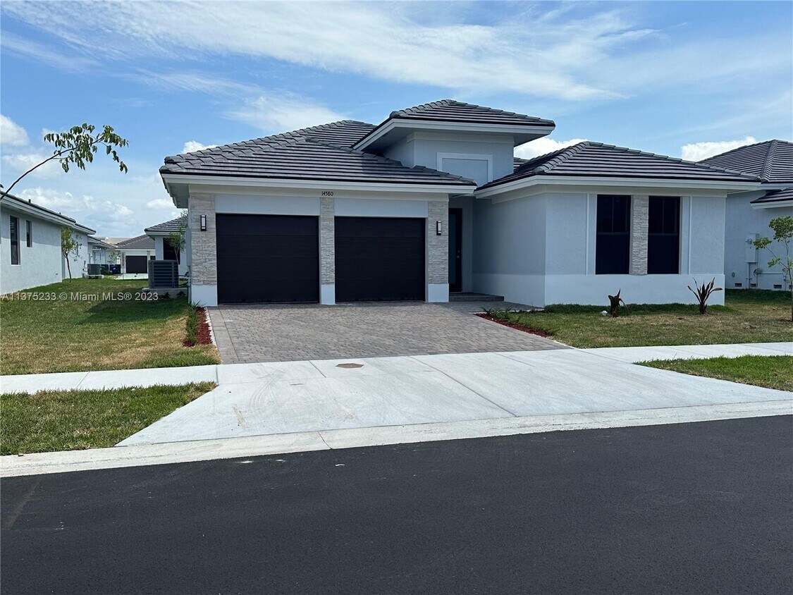 Primary Photo - 14580 SW 22nd St