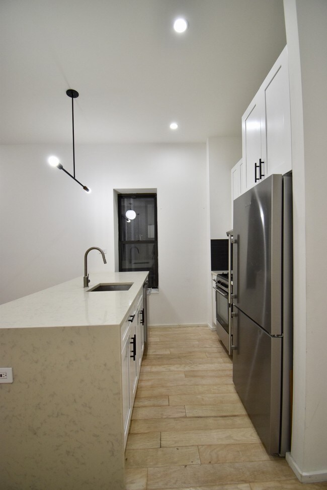 Building Photo - 473 Central Park West
