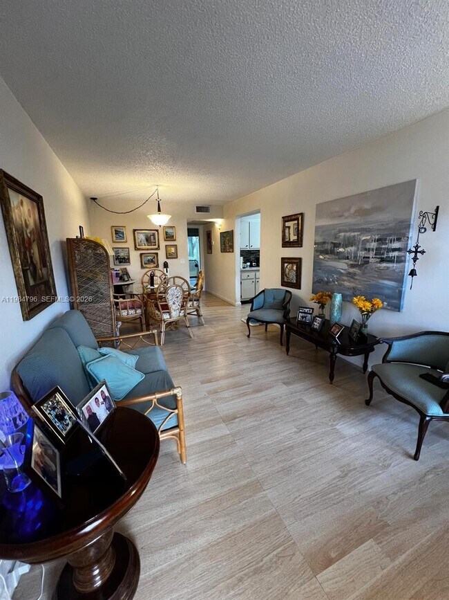 Building Photo - 1551 SW 135th Terrace