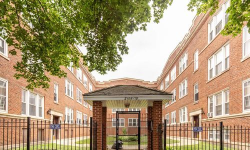 Foto del edificio - 7502 N Hoyne Ave