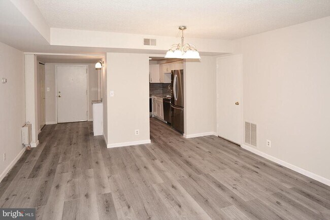 Building Photo - 7700 Tremayne Pl