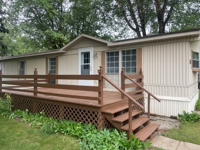 Primary Photo - 250 N Briarwood Cir