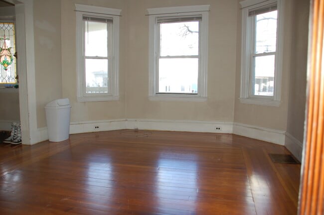 Building Photo - 81 Bristol Rd