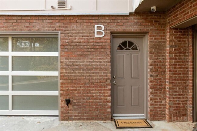 Building Photo - 5 Krog St NE