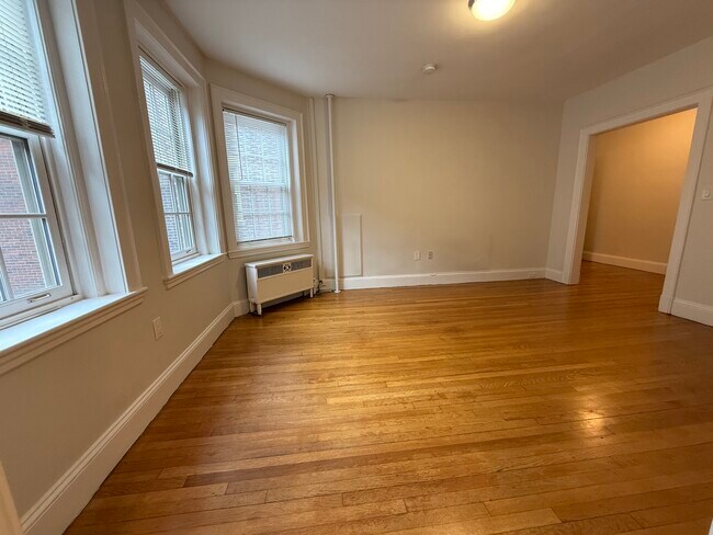 Building Photo - 360 Harvard St
