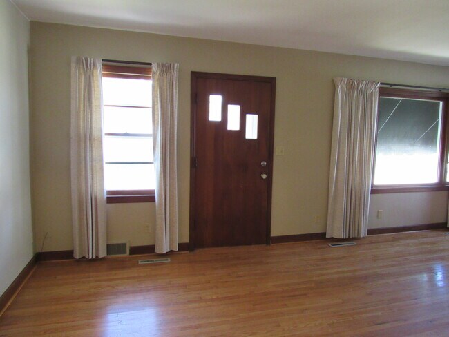 Foto del edificio - 1605 Broadlawn Ave