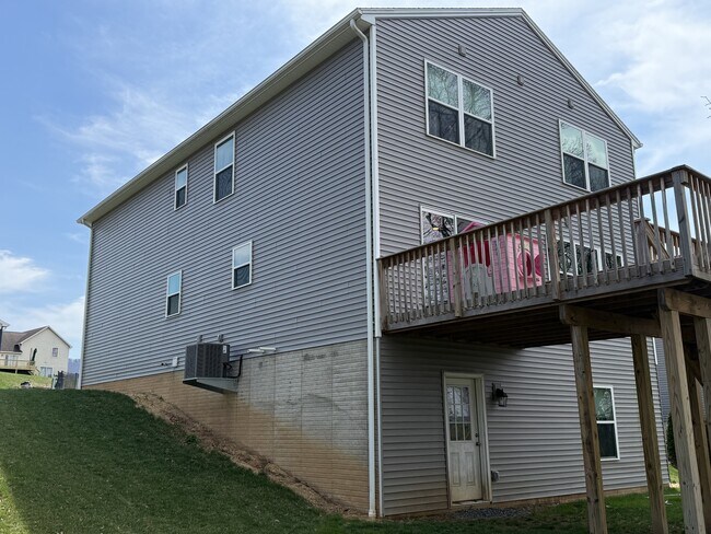 Foto del edificio - 166 Gwenedd Ln