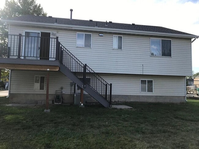 Building Photo - 1740 N 285 W
