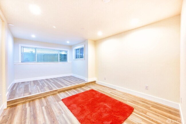 Foto del edificio - 2371 30th Ave