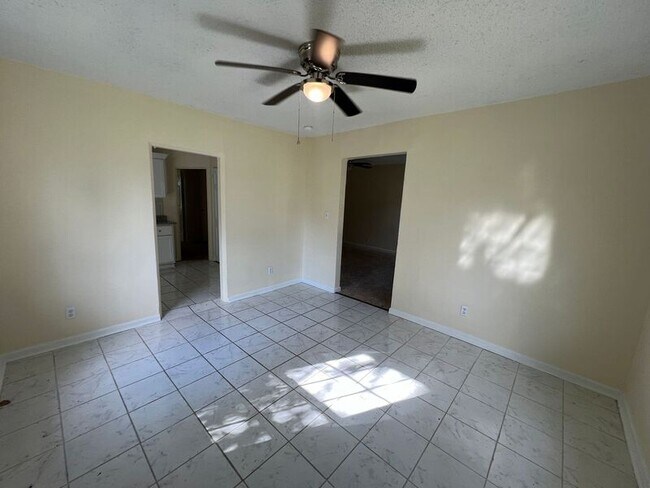 Foto del edificio - 530 Selma Rd