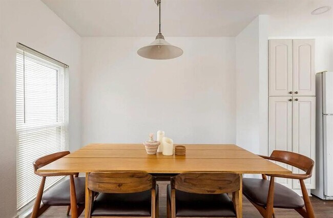 Foto del edificio - 2709 Parker Ln