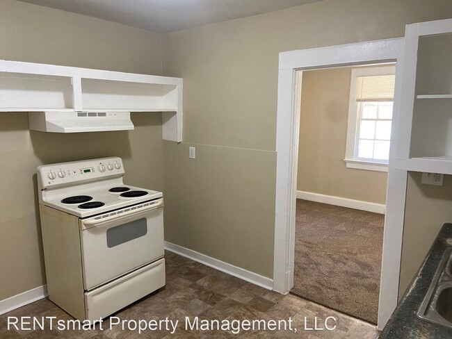 Building Photo - 3 br, 1 bath House - 204 28th Avenue