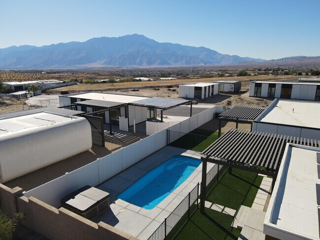 Foto del edificio - 13848 Scenic Crest Cir