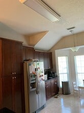 Building Photo - 254 Maple Ln