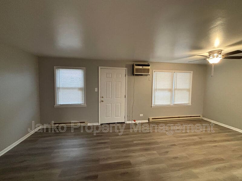 Building Photo - 474 W 14th Pl