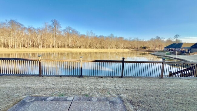 Foto del edificio - 5110 Oliver Grove Ln