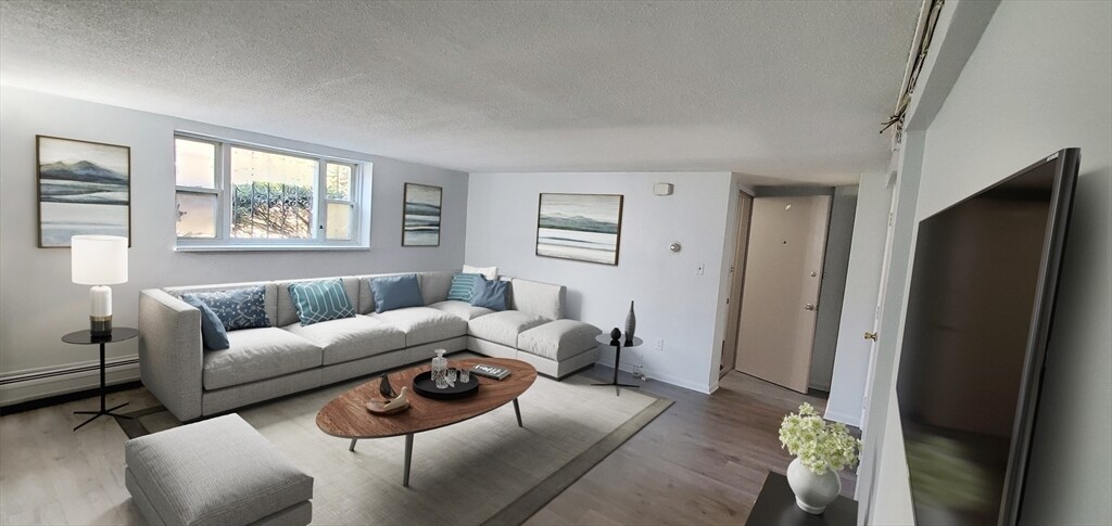 Foto principal - 43 Colborne Rd