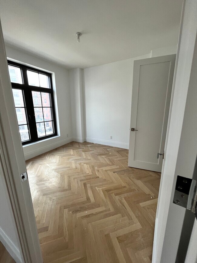 bedroom - 300 W 122nd St