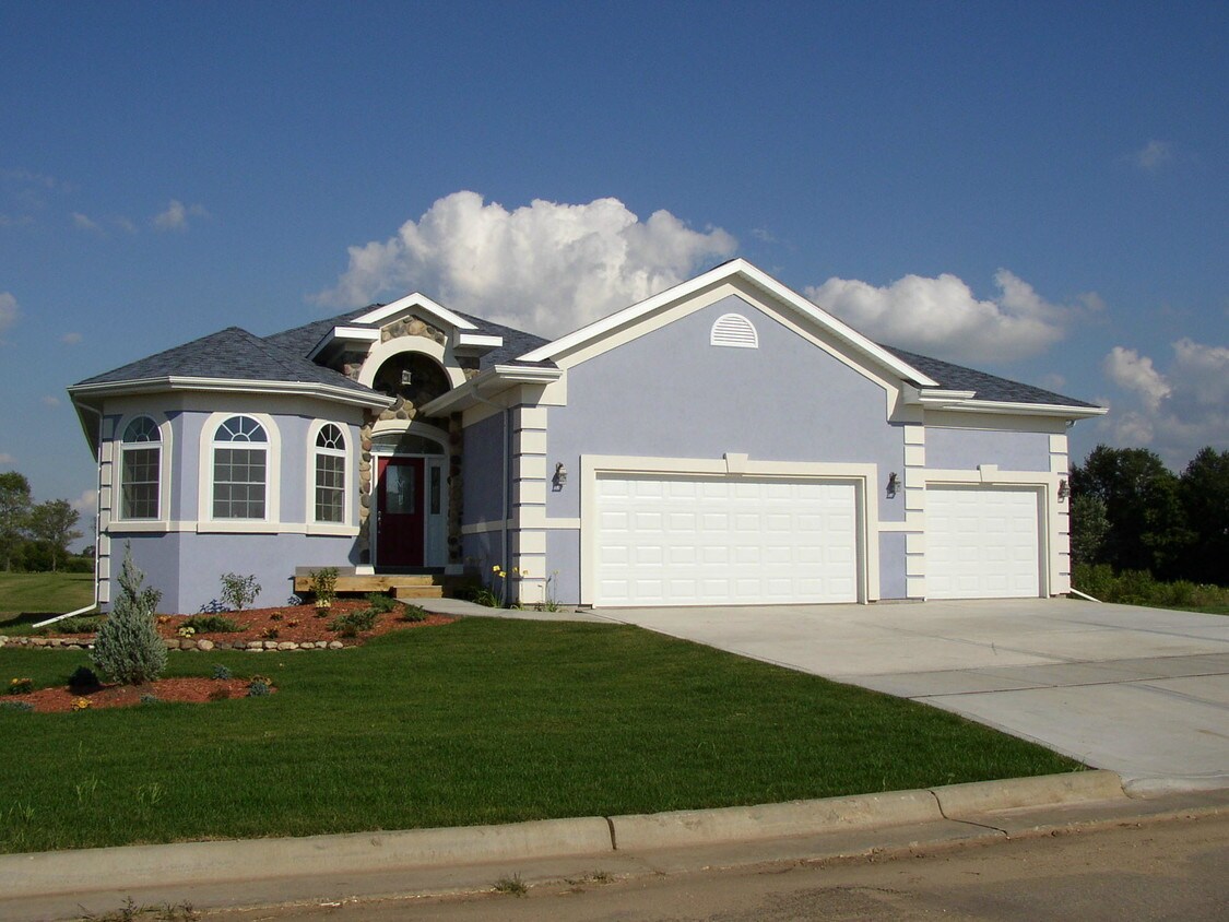 302 N Pearl St, Janesville, WI 53548 House Rental in Janesville, WI